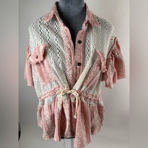 POL MIXED LACE PEPLUM BUTTON FRONT TOP